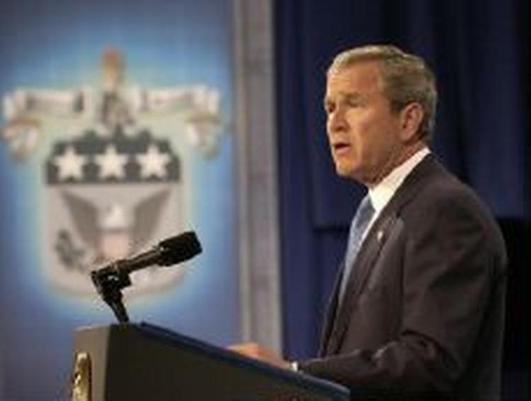 Præsident Bush har ikke nævnt en dato for, hvornår de amerikanske styrker og deres koalitionspartnere vil forlade Irak. - Foto: AP 
