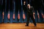 Al Gore var helt oppe i det røde felt under talen på universitetet i New York. - Foto: AP 