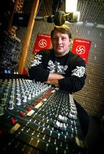 Den nazistiske lokalradio i Greve, 'Radio Oasen' med Jonni Hansen i spidsen vil fordoble sendetiden til 120 timer om ugen. - Arkivfoto: Morten Langkilde 
