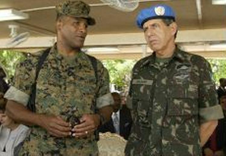 De første FN-soldater, der er ankommet til Haiti, er brasilianere. - Foto: AP 