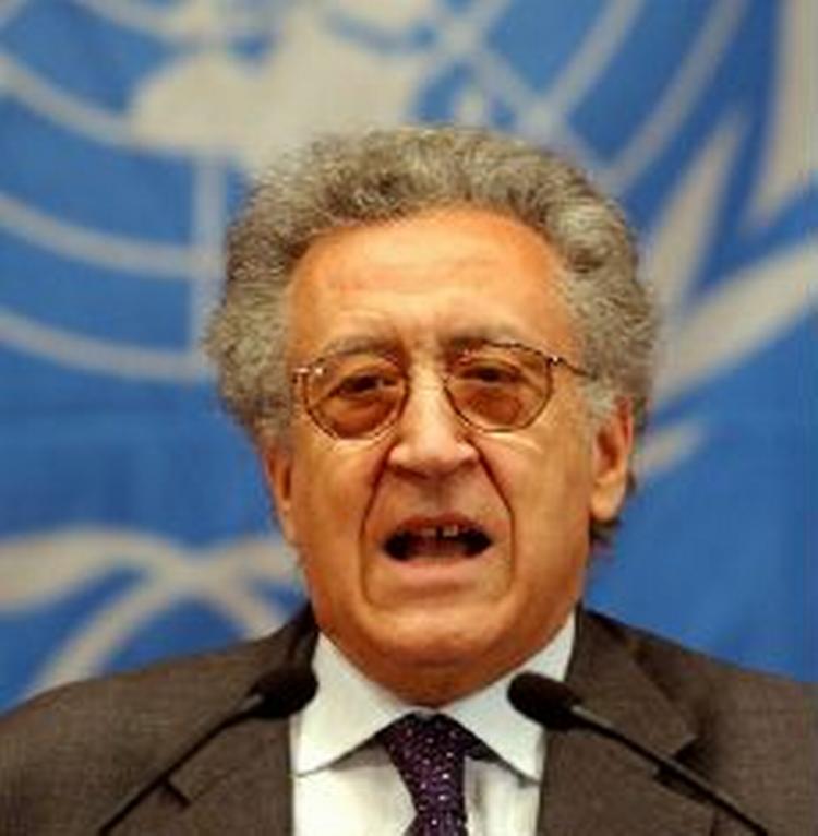 FN's særlige Irak-udsending, Lakhdar Brahimi, opfordrer irakerne til at støtte den nye regering, som går en svær tid i møde. - Foto: AP 