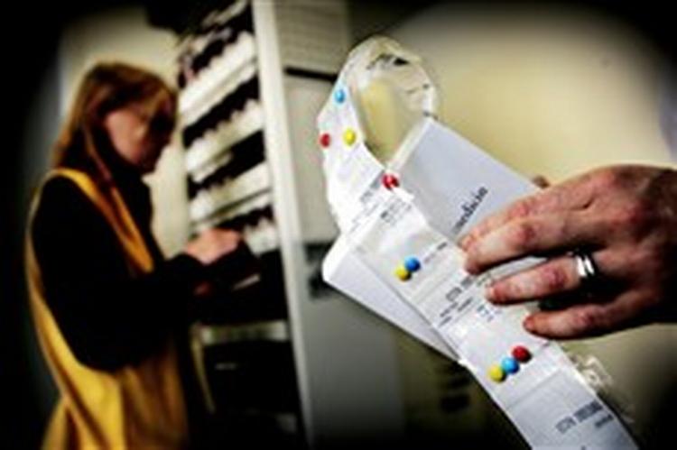 Dosispakket medicin er et effektivt middel til at undgå fejl. Sønderbro Apotek i København er et af de 13 apoteker i landet, der leverer til de øvrige apoteker.   Foto: Martin Lehmann 
