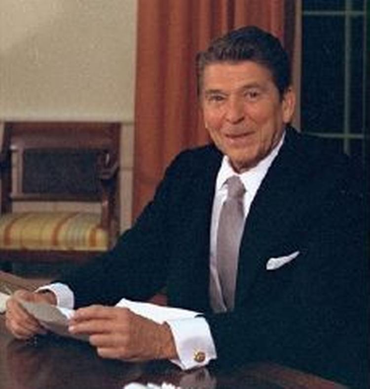 Reagan i det ovale værelse i Det Hvide Hus i januar 1981, i begyndelsen af hans første præsidentperiode. - Foto: AP 