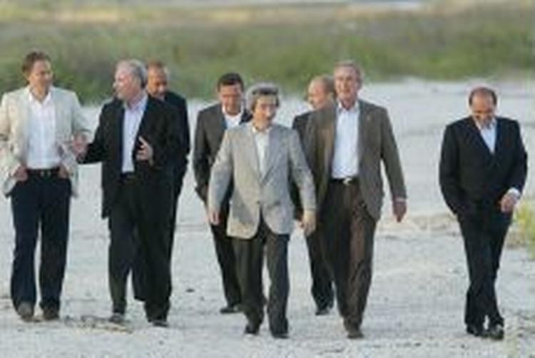 De otte ledere diskuterer videre torsdag. - Foto: AP 