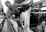 Spider-Man II. Ingen storfilm har lyst til at ligge blot i nærheden af denne film, der forventes at blive sommerens kong blockbuster. - Foto: Colombia Records 