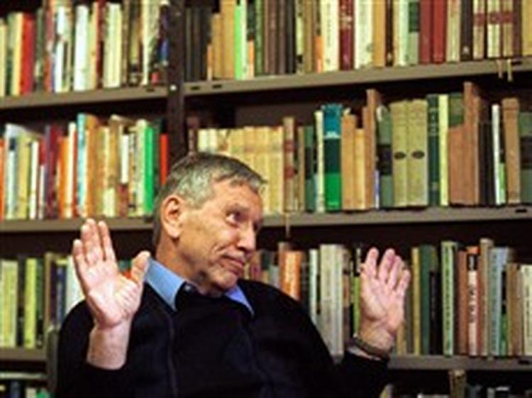 Amos Oz. - Foto: Ahikam Seri 