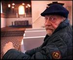 Jørn Larsen udsmykkede Jelling Kirke for ti millioner kroner. - Foto: Claus Bonnerup 