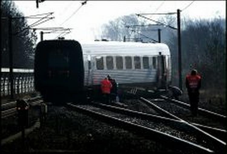 Ingen kom til skade, da toget afsporede ved Tommerup Station. - Foto: Lars Skaaning 