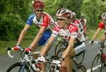 Verdensmesteren i enkeltstart, David Millar (tv) , er blevet anholdt i forbindelse med mistansker om doping på hans hold. - Arkivfoto: AP 