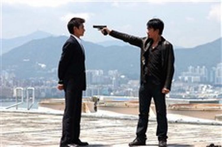 Det ligner en Hong-kong 'Face-Off', men 'Infernal Affairs' har større dybde end som så. - PR-foto: Miracle Films 