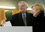 Den 77-årige Valdas Adamkus vandt i går præsidentvalget i Litauen. - Arkivfoto: AP 