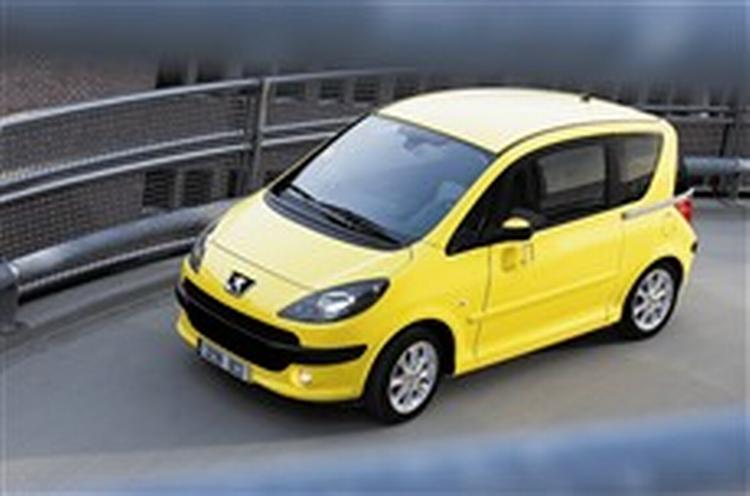 Peugeot 1007 med to skydedøre i siden kommer på markedet i begyndelsen af 2005. Foto: Peugeot 