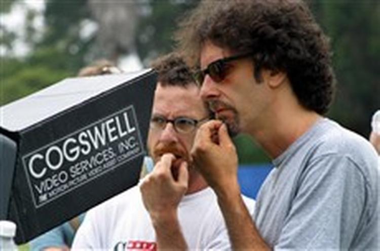 Filmanmeldere har været lettere skuffede over Coen-brødrenes to seneste film. I originalitet ligger de langt under Coen-parrets standard. - PR-foto: UIP 