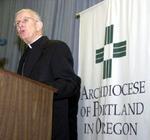Ærkebiskop John Vlazny fra den romerskkatolske menighed i Portland meddeler, at kirken erklærer sig konkurs efter en række sexanklager. - Foto: AP 