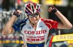 David Moncoutie kørte fra sine to følgesvende ti kilometer før mål. - Foto: AP 