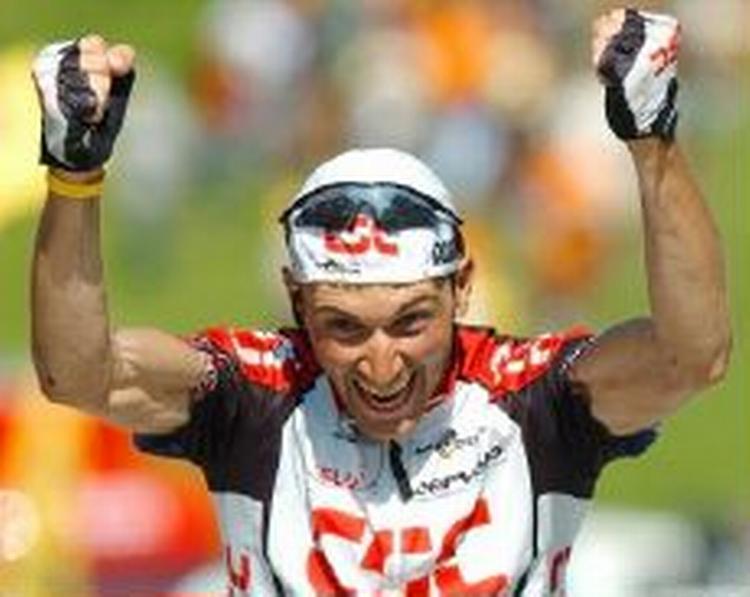 Ivan Basso kører sin første sæson for Team CSC. - Foto: AP 