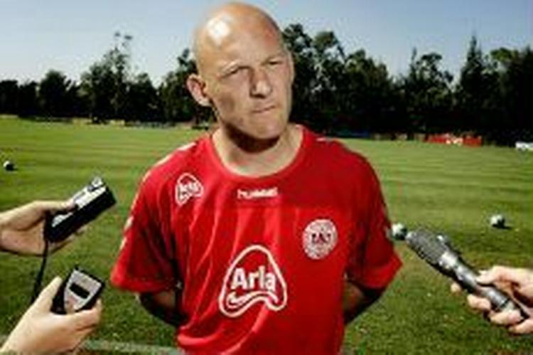 Gravesen med Arla på brystet. Måske skal der snart flere virksomhedsnavne på trøjen. - Foto: Peter Hove Olesen 