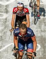 Basso vil besejre Armstrong med et stort angreb. - Foto: AP 