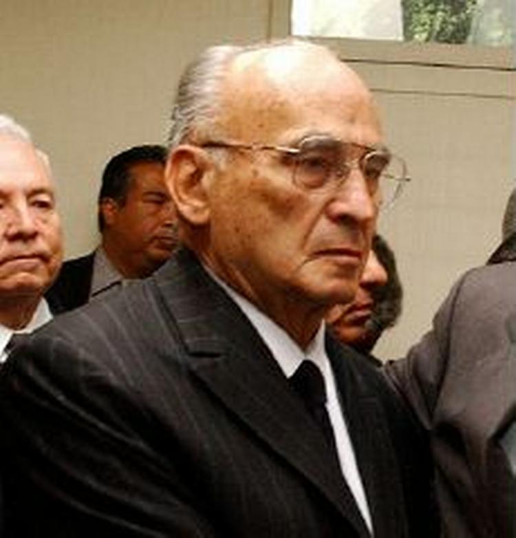 En domstol i Mexico City har nu 24 timer til at afgøre, om den tidligere præsident Echeverria (billedet) skal anholdes. - Foto: AP 