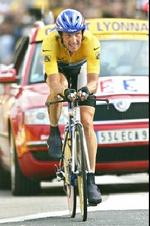 Mission accomplished. Kun et uheld kan nu forhindre Lance Armstrong i at blive den første til at vinde Tour de France seks gange. - Foto: AP 