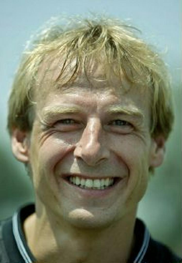 Ansættelsen af Klinsmann har udløst hård kritik, men flere tyske landsholdsspillere bakker offentligt op om den tyske eksbomber. - Foto: AP 