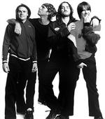 Red Hot Chili Peppers laver et sublimt rod. - PR-foto: Warner 