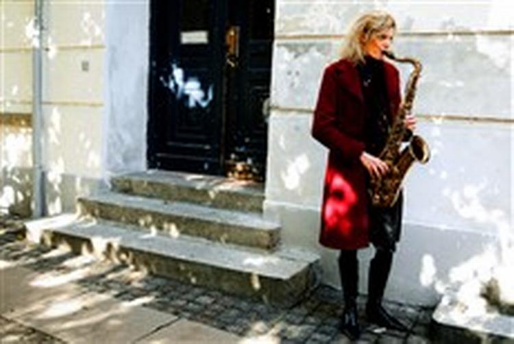 Christina Dahl på tenorsax. - Foto: Miriam Dalsgaard 