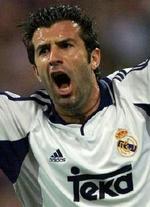 Luis Figo spillede et fint EM for Portugal, men i Madrid kan man åbenbart ikke bruge den elegante portugisers fløjspil. Måske fordi Beckham skal rykkes lidt frem på banen...? - Arkivfoto: AP 
