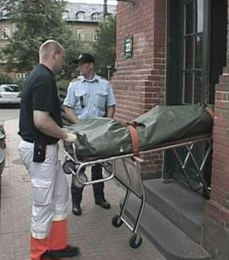 Politiet har hele dagen undersøgt området omkring hospitalet minutiøst. - Foto: Localeyes 