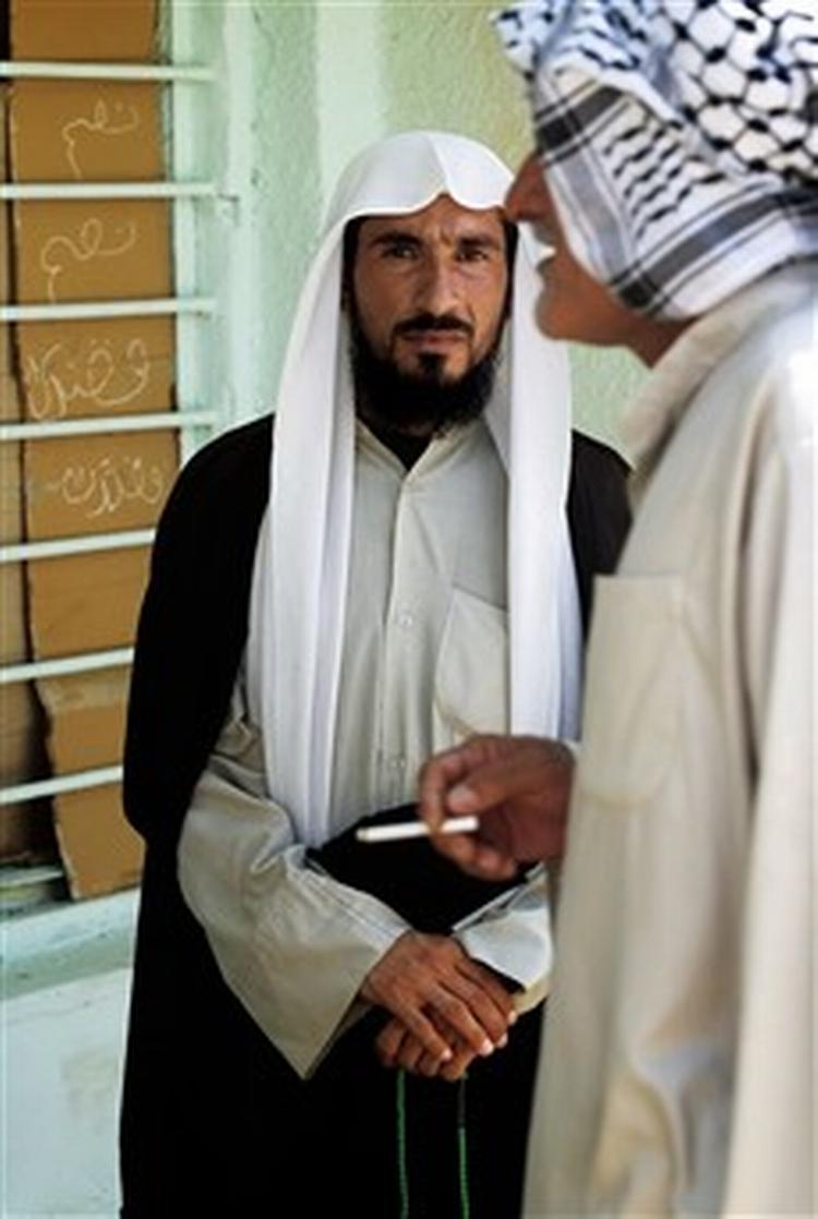 Sheik Assa ad al-Khazargy blev 9. juni i år anholdt af de danske styrker i Irak og ført til afhøring i den danske lejr Camp Eden.   Foto: Thomas Borberg 