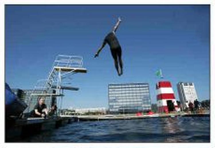 Havnebadet er fra morgenstunden åbent igen. - Foto: Peter Hove Olesen 