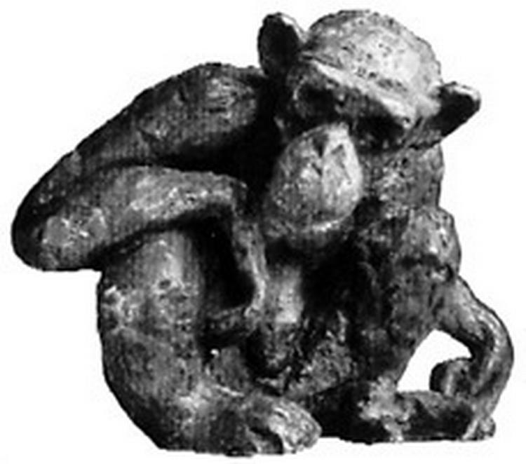 Det er ikke de søde kæledyr, der er i fokus på Rundetårnudstillingen, men i stedet de mørke og dæmoniske sider af vilde dyr som chimpanser   her i bronze   næsehorn, flodheste og, nå ja, skildpadder.   Fot 