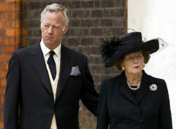 Mark Thatcher ses her i 2003 sammen med sin mor. - Arkivfoto: AP 