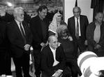 Oliver Stone skildrer Yassir Arafat som en mand, der kun er interesseret i at blive fotograferet. - PR-foto: Wild Bunch/Miracle Films 