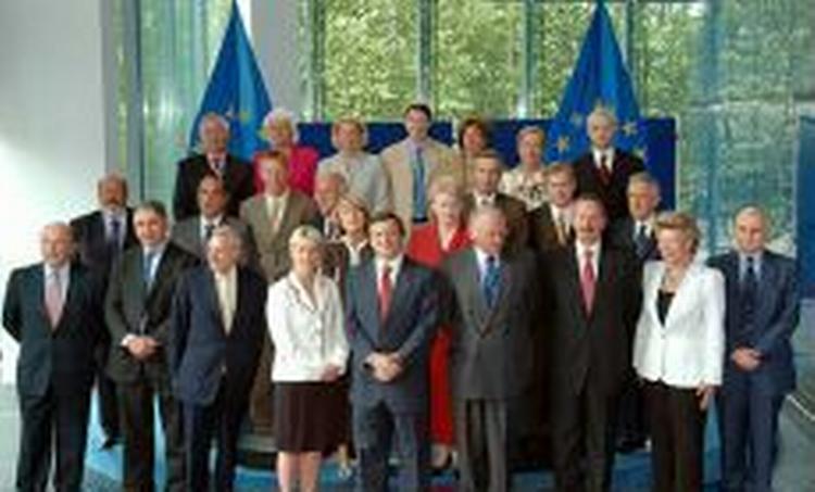 Den nye EU-kommission kommer lande som Tyskland og Frankrig til hjælp. - Foto: AP 