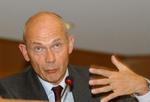 EU's handelskommissær Pascal Lemy siger, at EU ikke har besluttet sig for, hvad WTO-afgørelsen skal bruges til. - Foto: AP 