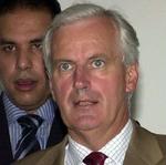 Barnier forsikrer, at de to franske gidsler er i live og efter omstændighederne har det godt. - Foto: AP 