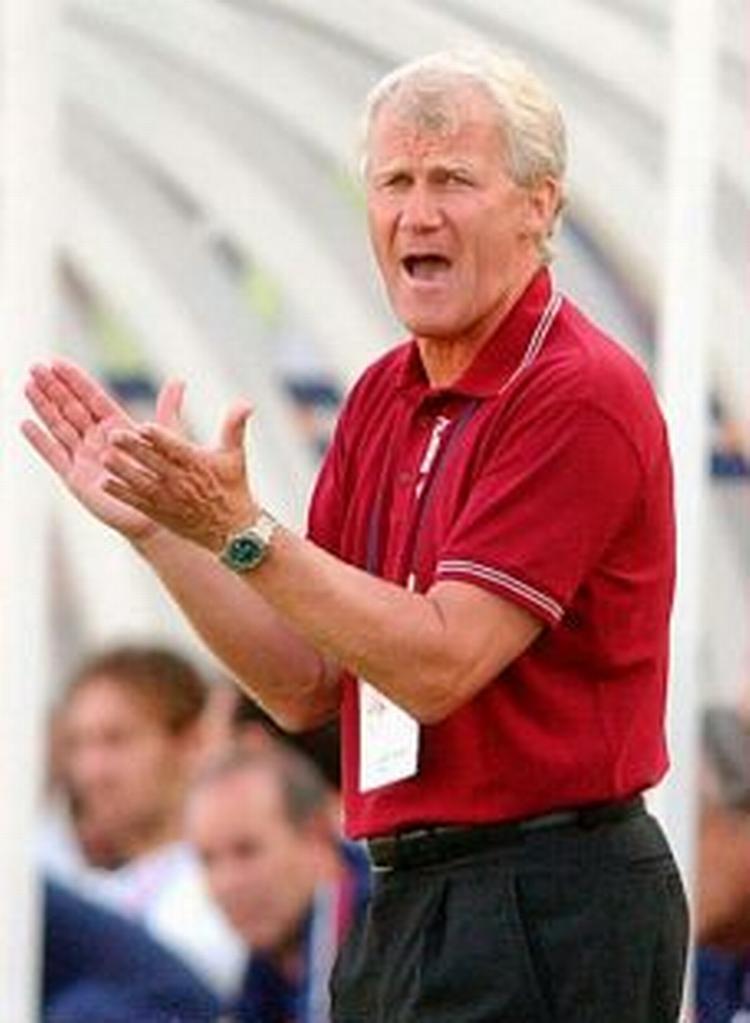 Morten Olsen vil formentlig stadig være lige engageret på den danske bænk, mens han vil trække sig i debatten udenfor banen. - Foto: AP 