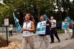 Demonstration foran den danske ambassade. - Foto: AP 