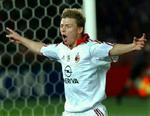 Trods hård kamp om pladserne i Milans angreb er det lykkedes Jon Dahl Tomasson at slå igennem i den italienske storklub. - Foto: AP 