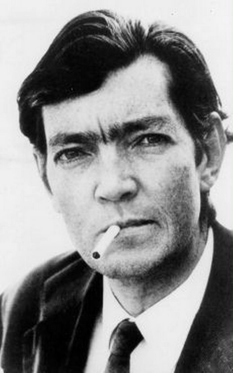 TRYLLEKUNSTNER. Julio Cortázar levede en stor del af sit liv i Paris, men det latinamerikanske forlod ham aldrig; en særegen og sær blanding af virkelighed og fantasteri boltrer sig overalt i hans tekster.   Foto: www.cinelatino.com.fr 