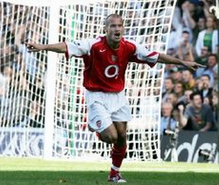 Ljungberg jubler efter målet til 1-0 mod Fulham. - Foto: AP 