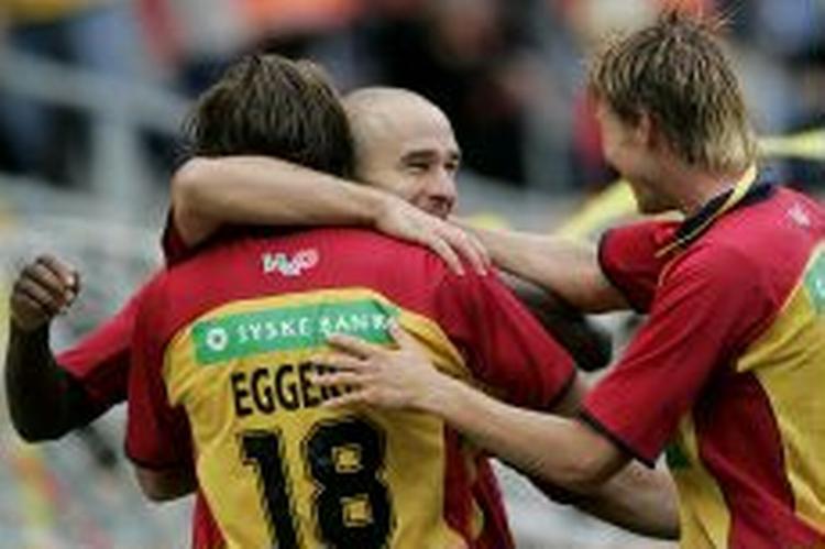 Måltyven Tommy Olsen fik to afleveringer fra Tommy Andreassen og så fik den tidligere Køgeangriber vendt 0-1 til 2-1 for FC Nordsjælland.   Foto: Peter Hove Olsen 