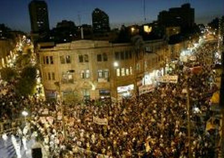 Demonstrationerne i Jerusalem havde over 40.000 deltagere. - Foto: AP 