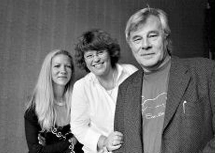 PIRATERNE. Med disse tre forfattere i spidsen, Lisa Marklund, Jan Guillou og Anne Holt, har Piratforlaget invaderet Sverige og Norge. I Sverige med en gigantisk omsætning. Er piraterne også på vej til Danmark? Foto: Sveinung Uddu 