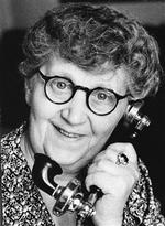 Fru Elvira Mortensen, Flauenskjold   set i Hellerup og Esbjerg. 