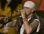 Eminem rapper live til et MTV-show. - Foto: AP 