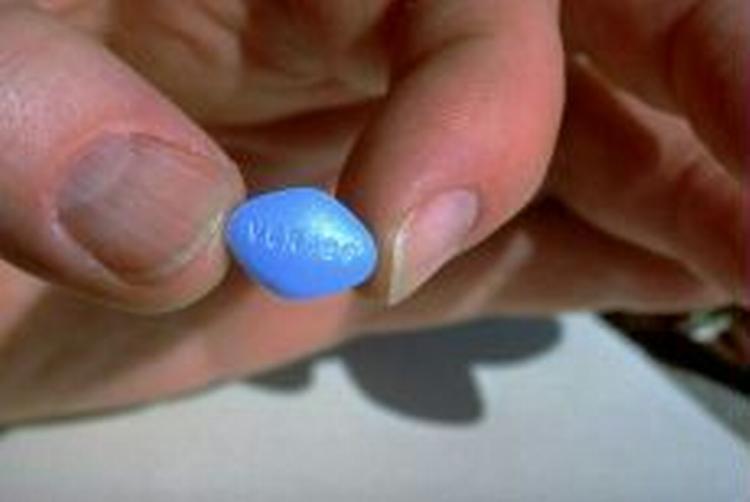 Også potenspillen Viagra sælges i falske udgaver på nettet. - Arkivfoto: Polfoto 