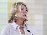 Martha Stewart på pressekonferencen, hvor hun oplyste, at hun alligevel ikke vil appellere sin dom på fem måneders fængsel - Foto: AP 
