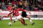Silkeborgs Thomas Poulsen (t.v.) forspildte chancen for at spille sig på førstepladsen i SAS-ligaen. Derimod er Thomas Rathe og FC Midtjylland fortsat tophold i landets bedste række.   Foto: EB 